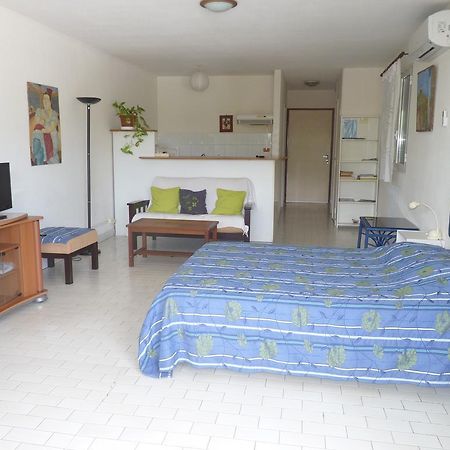 Au Meuble Des Roches Apartment แซ็งต์-จีลส์-เลส์-แบ็งส์ ภายนอก รูปภาพ