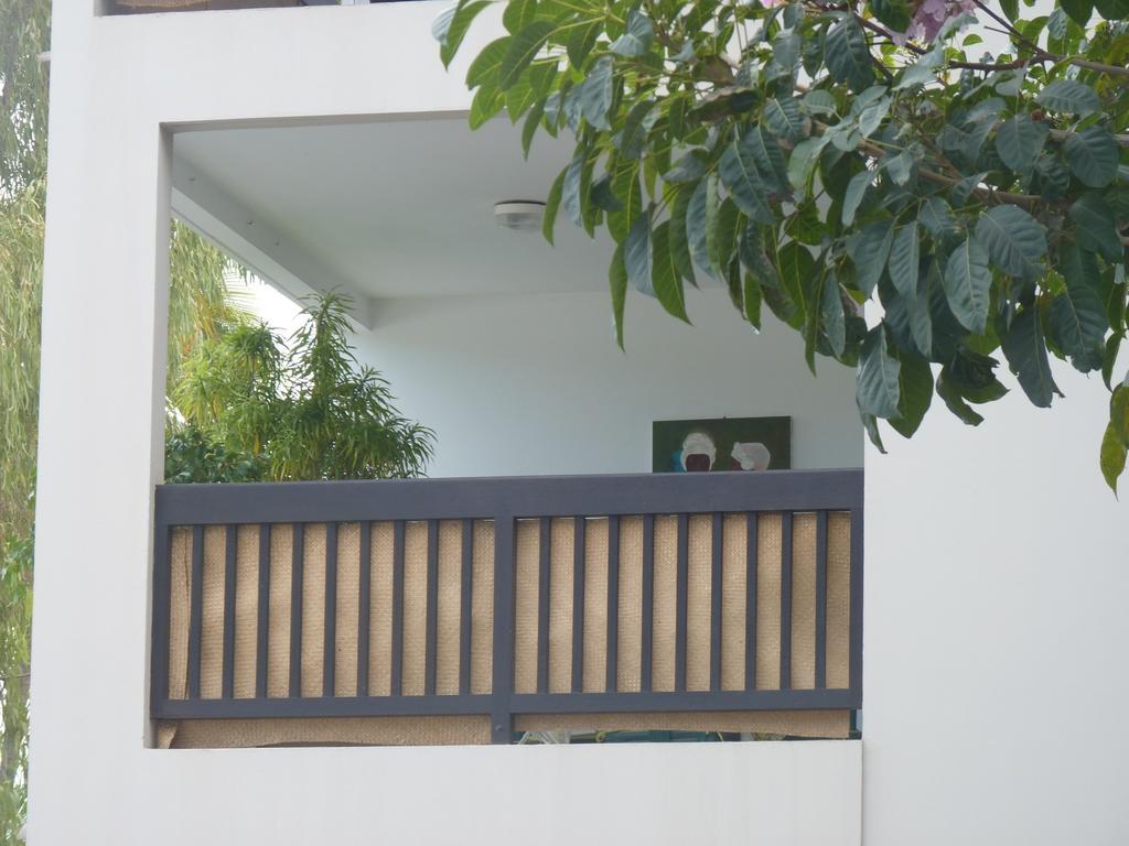 Au Meuble Des Roches Apartment แซ็งต์-จีลส์-เลส์-แบ็งส์ ภายนอก รูปภาพ